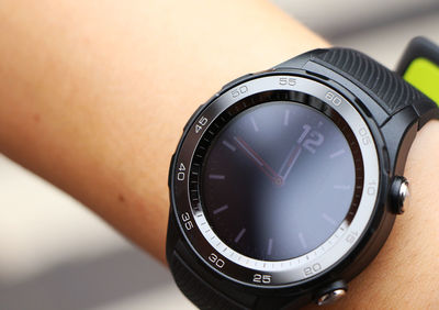 HUAWEI Watch 2 2018 体验 内置 eSIM 卡的全功能 Wear OS 智能手表
